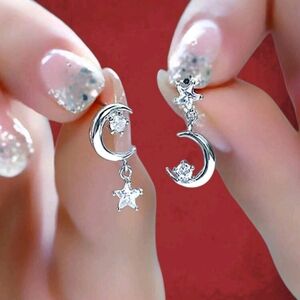 Kohl's‎ Silver Moon and Star Earrings